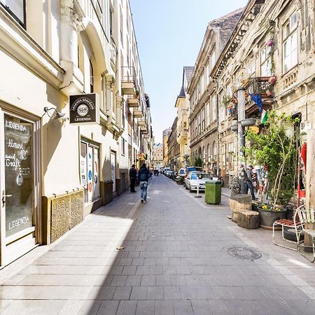 K10 - Kazinczy Street Heritage Suite - Best Location By Bqa Budapest Eksteriør billede