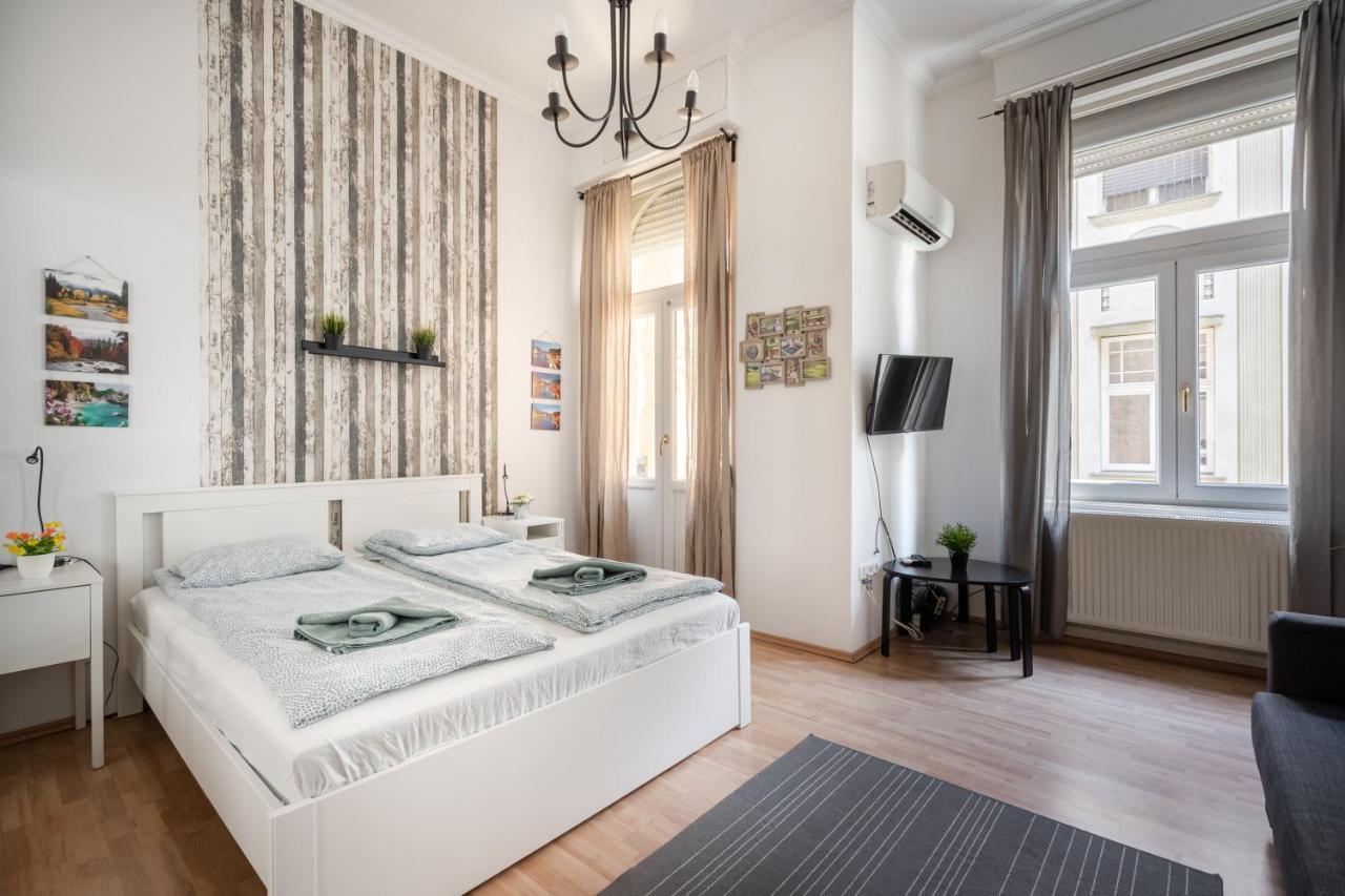 K10 - Kazinczy Street Heritage Suite - Best Location By Bqa Budapest Eksteriør billede