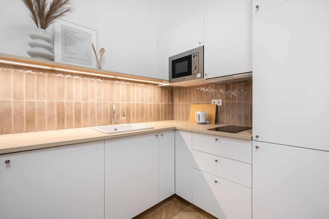 K10 - Kazinczy Street Heritage Suite - Best Location By Bqa Budapest Eksteriør billede